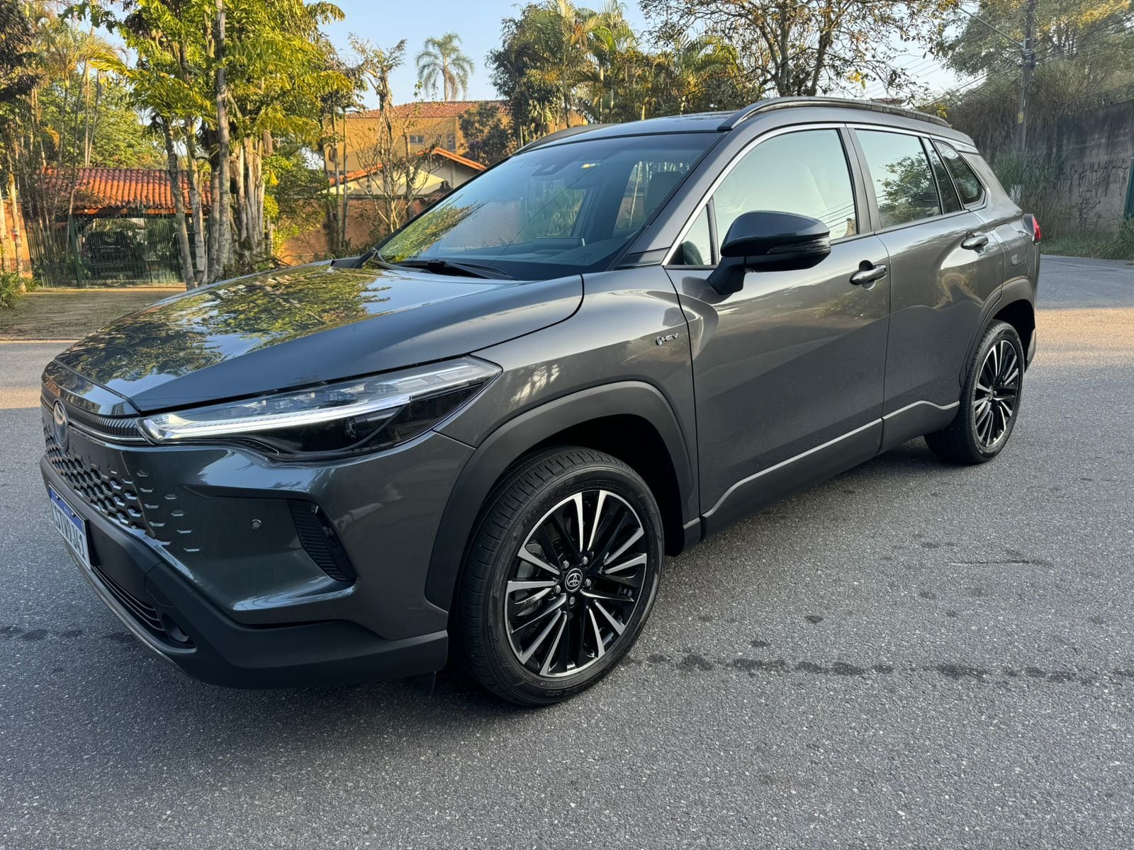 Toyota Corolla Cross - Lateral